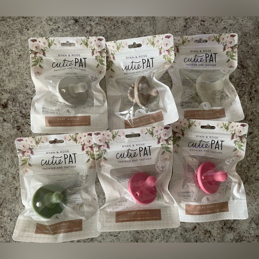Ryan & Rose 6 Flat Pacifiers